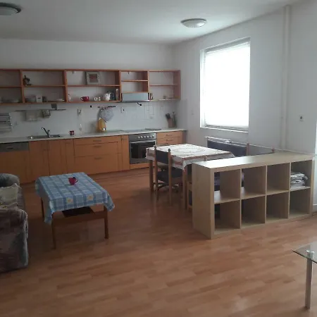 Turecka, * Senec